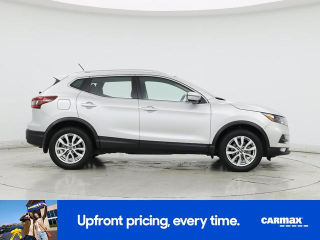 Photo of 2021 Silver Nissan Rogue Sport