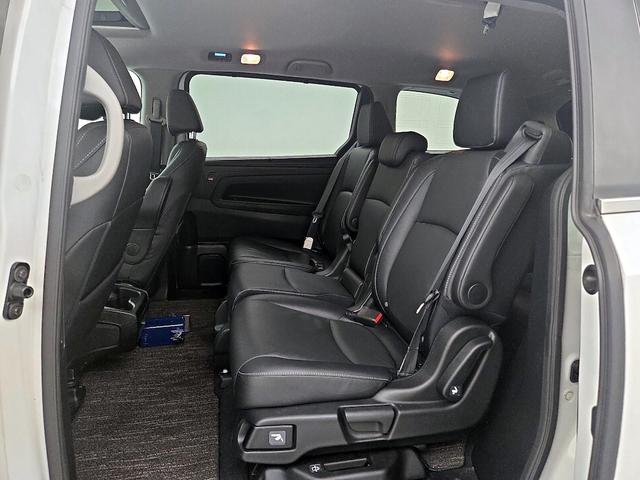 Photo of 2022 White Honda Odyssey