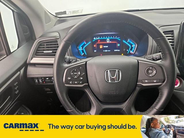 Photo of 2022 White Honda Odyssey