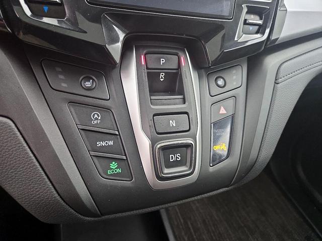 Photo of 2022 White Honda Odyssey
