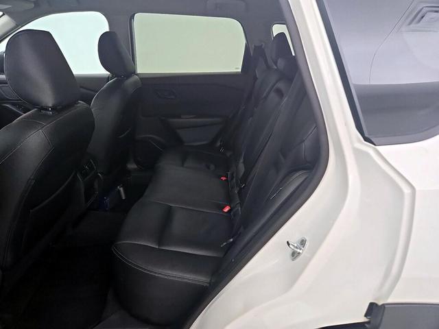 Photo of 2023 White Nissan Rogue