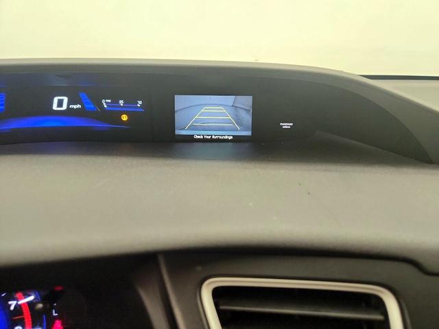 Photo of 2014 White Honda Civic