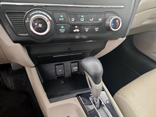Photo of 2014 White Honda Civic