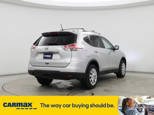 Photo of 2016 Silver Nissan Rogue