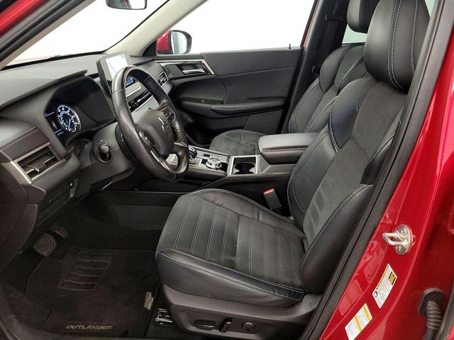 Photo of 2022 Red Mitsubishi Outlander
