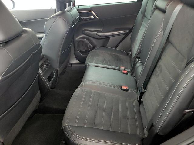 Photo of 2022 Red Mitsubishi Outlander