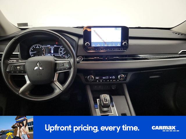 Photo of 2022 Red Mitsubishi Outlander