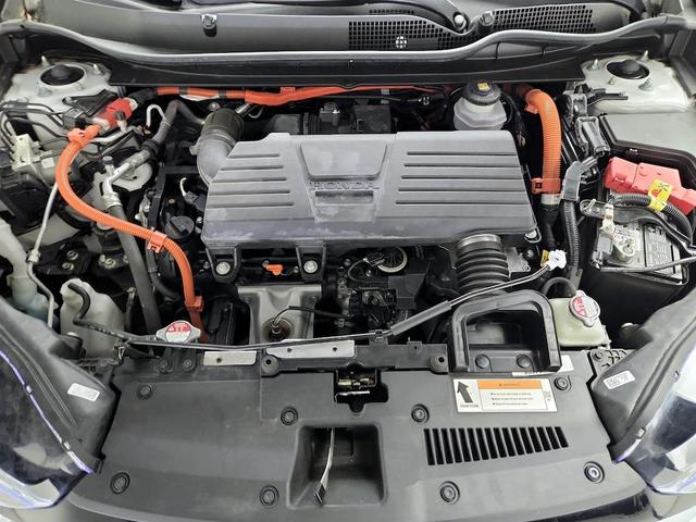 Photo of 2022 White Honda CR-V Hybrid