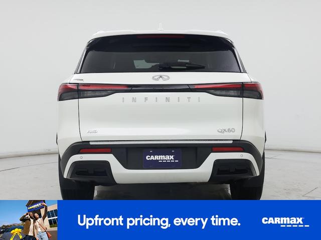 Photo of 2023 White INFINITI QX60