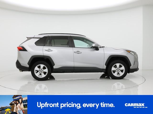Photo of 2021 Silver Toyota RAV4