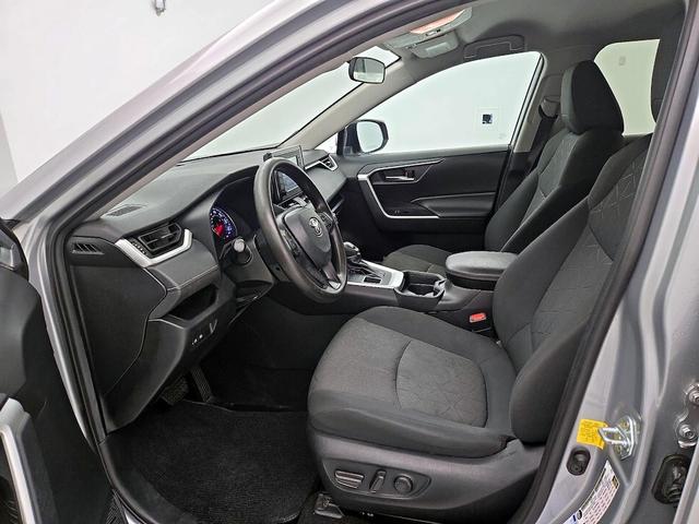 Photo of 2021 Silver Toyota RAV4