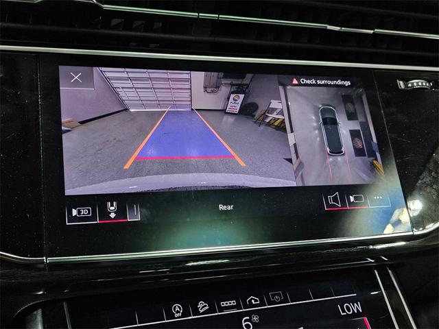 Photo of 2023 Mythos Black Metallic Audi Q7