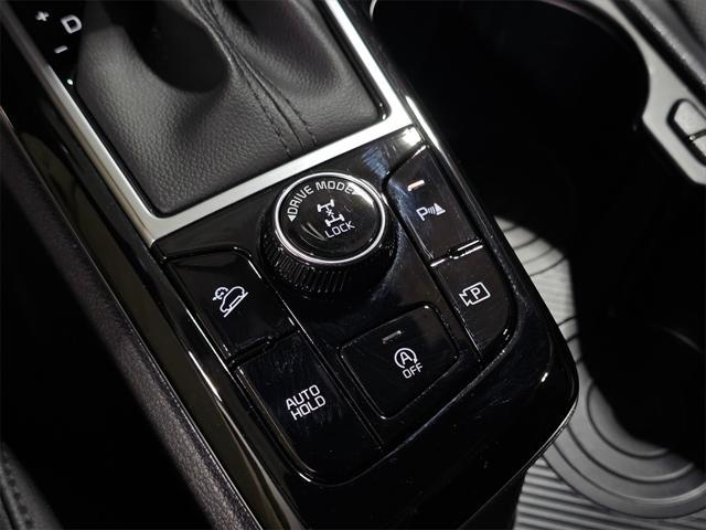 Photo of 2024 Glacial White Pearl Kia Sportage
