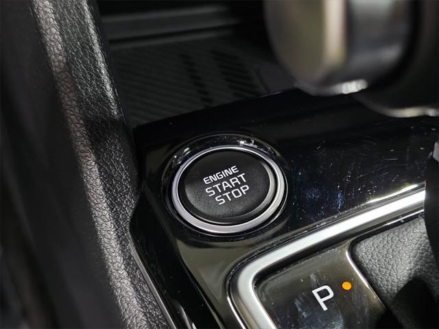 Photo of 2024 Glacial White Pearl Kia Sportage