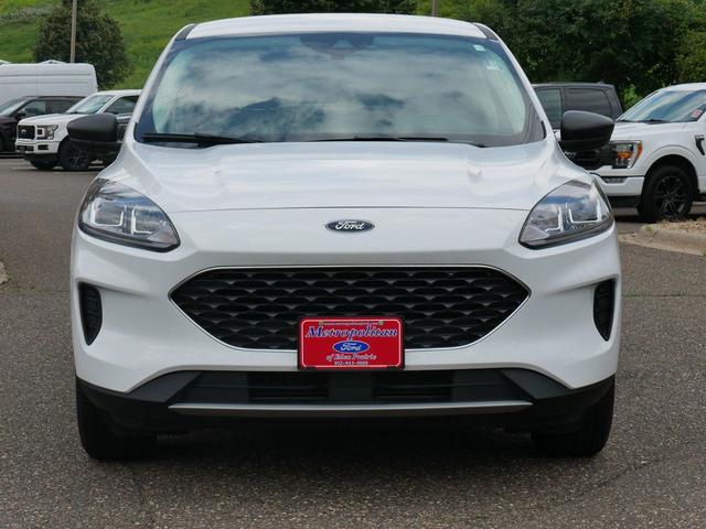 Photo of 2022 Oxford White Ford Escape
