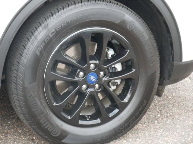 Photo of 2022 Oxford White Ford Escape