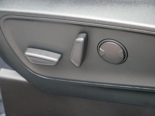 Photo of 2022 Oxford White Ford Escape