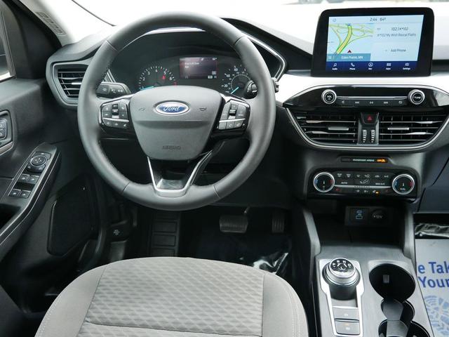 Photo of 2022 Oxford White Ford Escape
