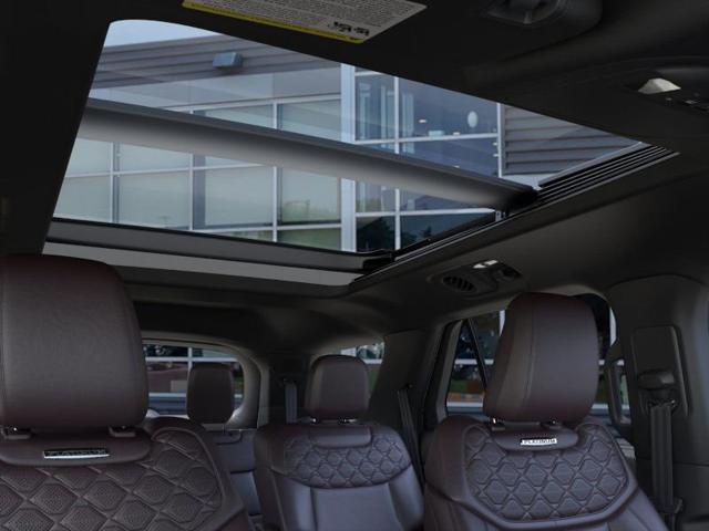 Photo of 2025 White Ford Explorer