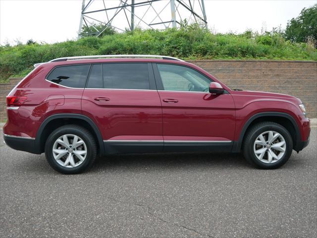 Photo of 2018 Fortana Red Metallic Volkswagen Atlas