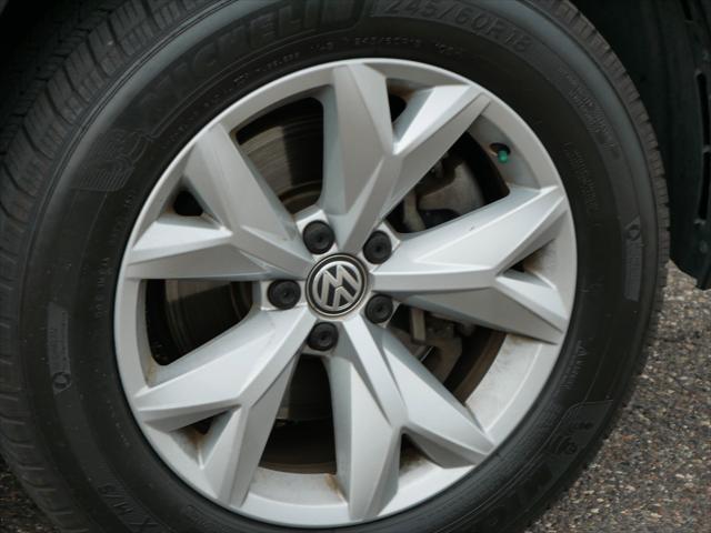 Photo of 2018 Fortana Red Metallic Volkswagen Atlas