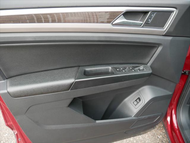 Photo of 2018 Fortana Red Metallic Volkswagen Atlas