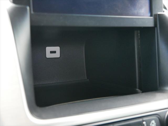 Photo of 2016 Onyx Black GMC Yukon XL