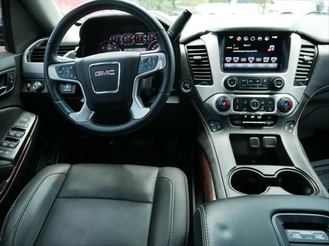 Photo of 2016 Onyx Black GMC Yukon XL