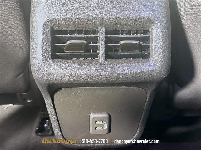 Photo of 2019 Silver Ice Metallic Chevrolet Equinox