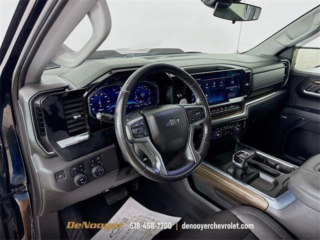 Photo of 2022 Black Chevrolet Silverado 1500