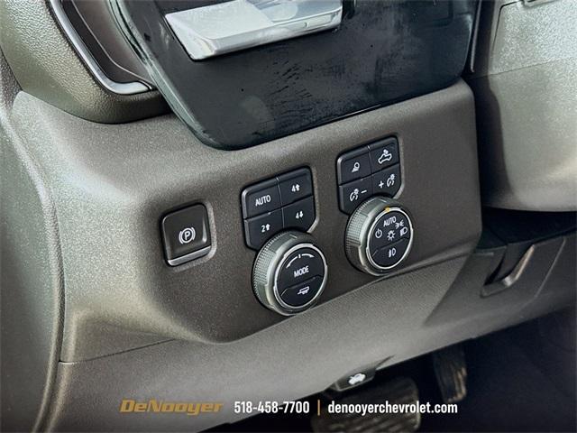 Photo of 2022 Black Chevrolet Silverado 1500