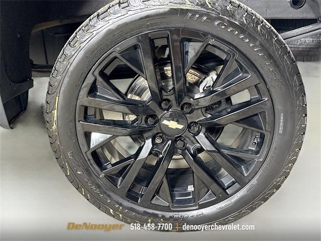Photo of 2022 Black Chevrolet Silverado 1500