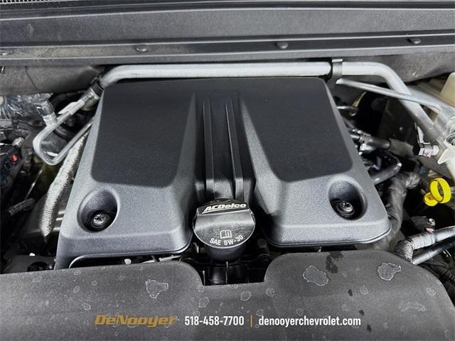 Photo of 2024 Black Chevrolet Colorado