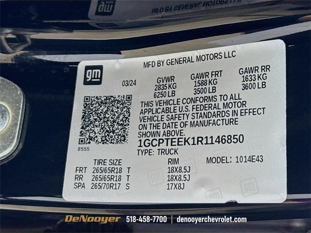 Photo of 2024 Black Chevrolet Colorado
