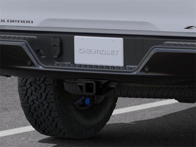 Photo of 2025 Summit White Chevrolet Colorado