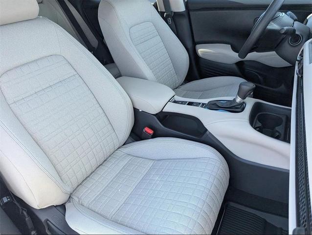 Photo of 2026 Platinum White Honda HR-V
