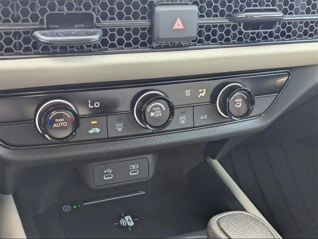 Photo of 2026 Platinum White Honda HR-V