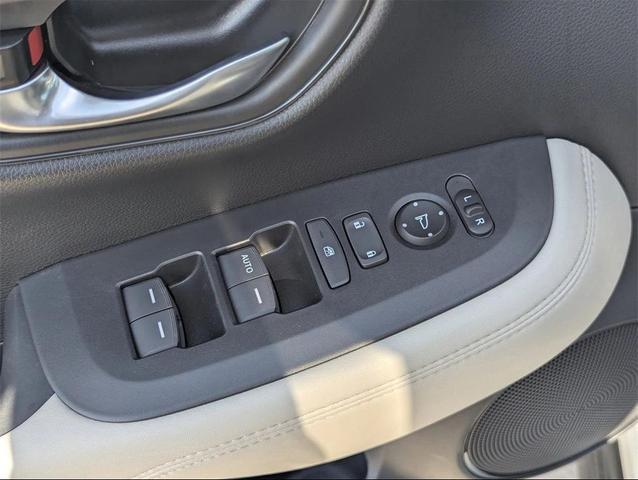 Photo of 2026 Platinum White Honda HR-V