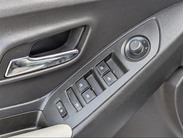 Photo of 2019 Silver Ice Metallic Chevrolet Trax