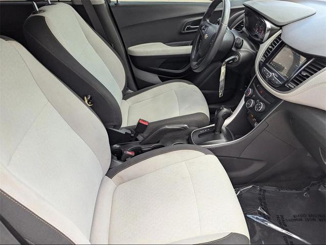 Photo of 2019 Silver Ice Metallic Chevrolet Trax