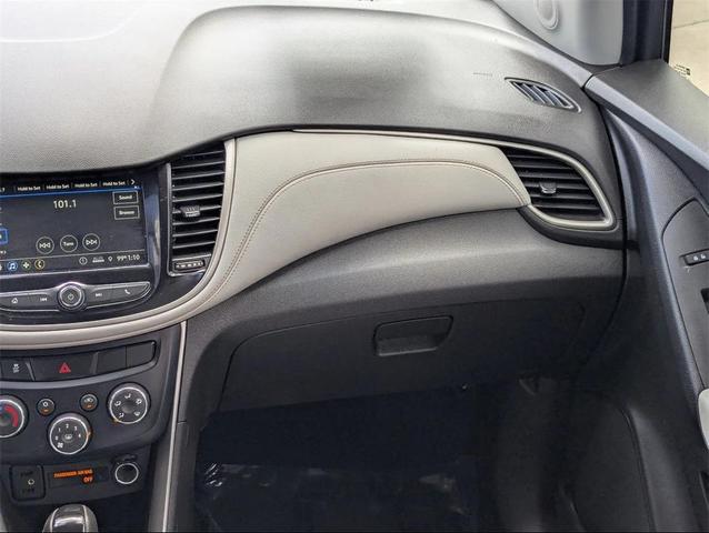 Photo of 2019 Silver Ice Metallic Chevrolet Trax