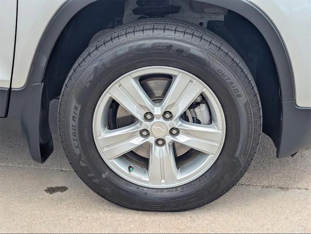 Photo of 2019 Silver Ice Metallic Chevrolet Trax