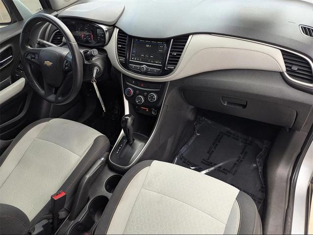 Photo of 2019 Silver Ice Metallic Chevrolet Trax