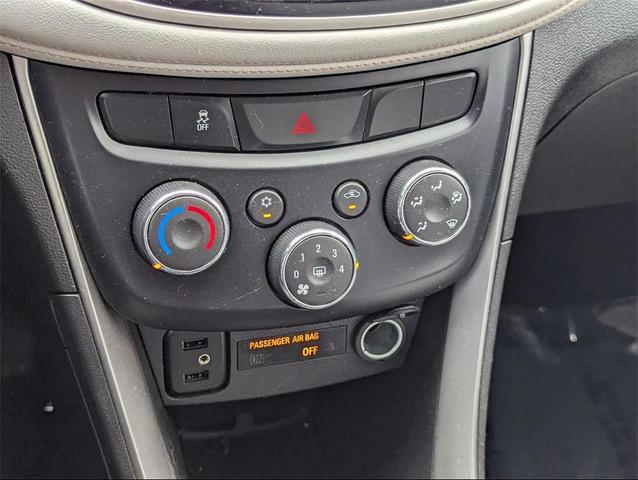Photo of 2019 Silver Ice Metallic Chevrolet Trax
