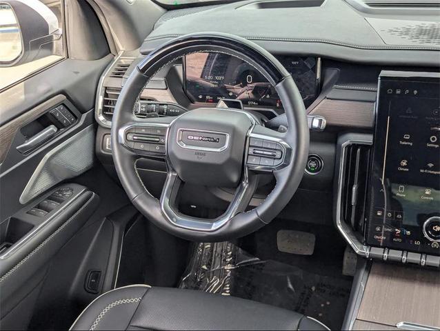 Photo of 2025 White Frost Tricoat GMC Acadia