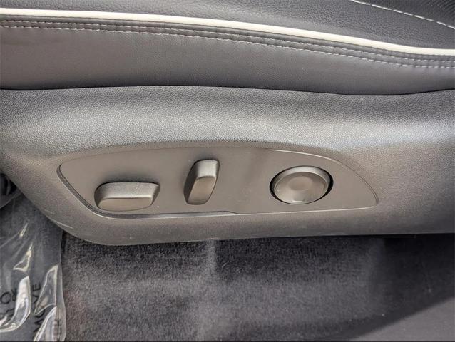 Photo of 2025 White Frost Tricoat GMC Acadia