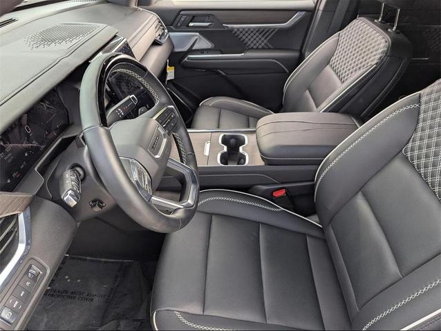 Photo of 2025 White Frost Tricoat GMC Acadia
