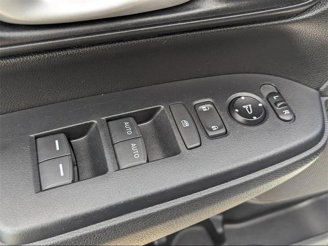 Photo of 2022 Platinum White Pearl Honda CR-V