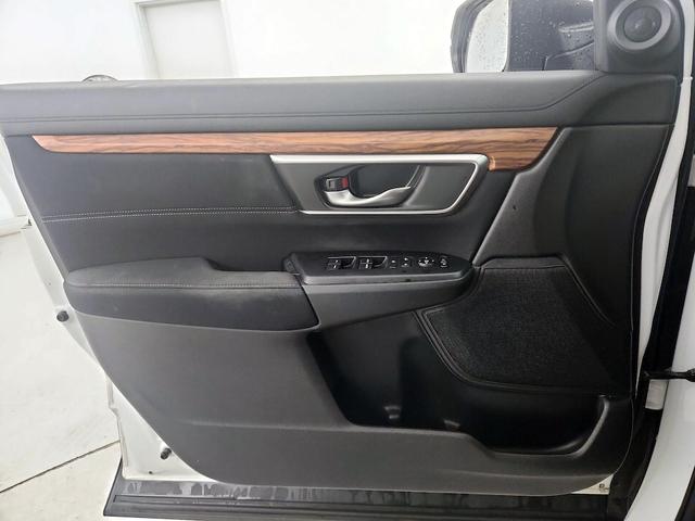 Photo of 2019 White Honda CR-V