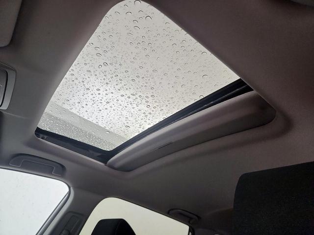 Photo of 2019 White Honda CR-V